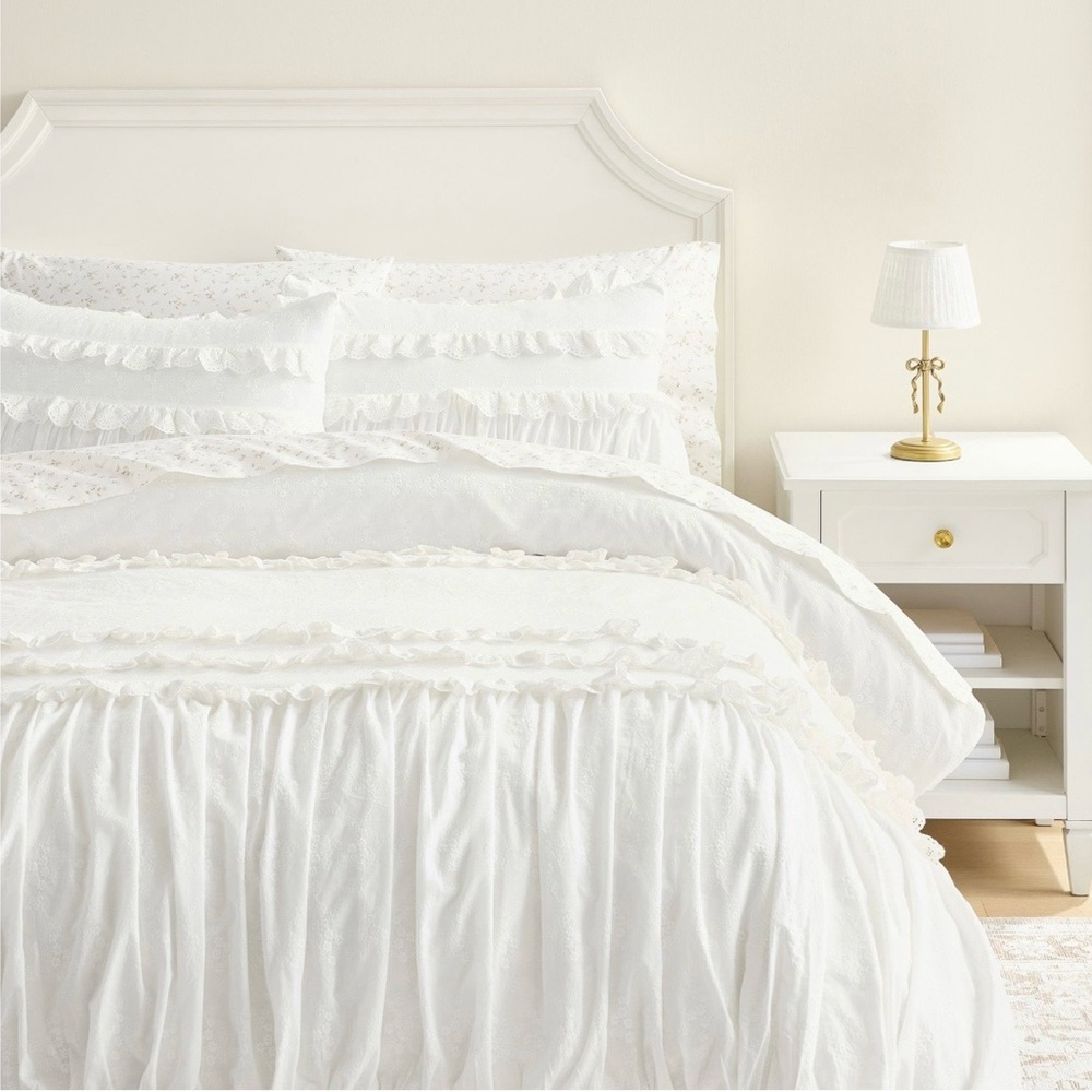 LoveShackFancy/Pottery Barn White Ruffled Duvet Cover Twin